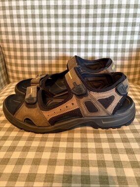 Ecco Men's Brown and Black Adjustable Sandals